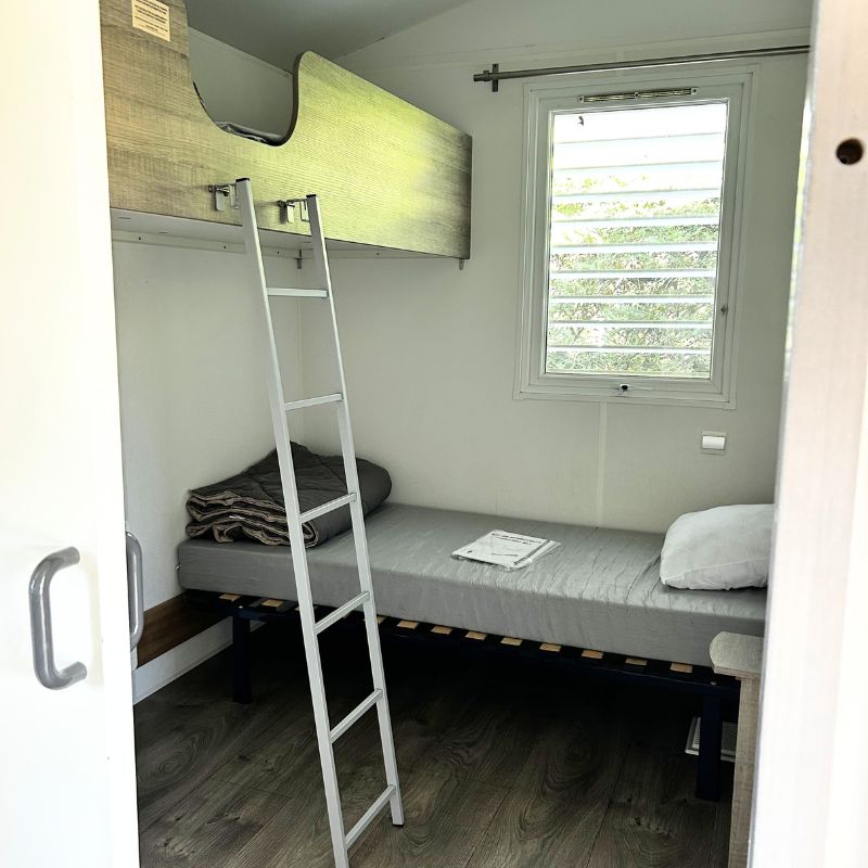 chambre invitée du mobil-home PMR