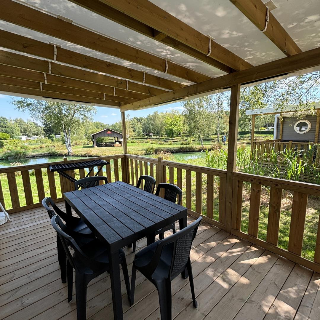 terrasse du mobil-home confort plus en 3 chambres